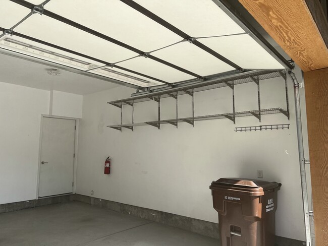 Building Photo - 10422 S Sage Canal Way