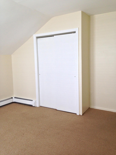 Bedroom closet. Ample wall space for furnishings - 22 New St