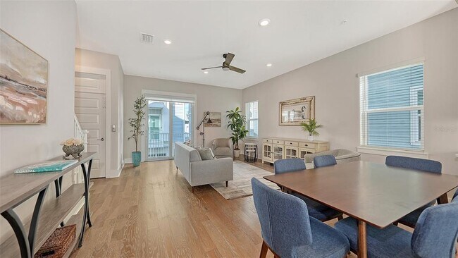 Building Photo - 512 Laurel Pk Dr