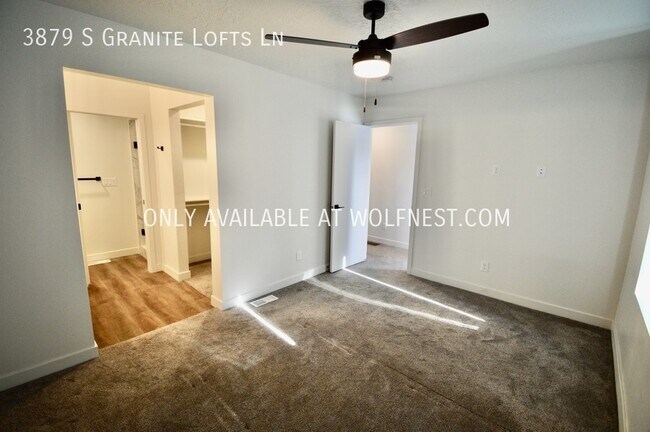 Building Photo - 3879 Granite Lofts Ln