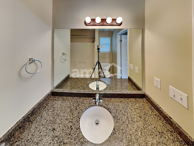 Building Photo - 1495 N 2325 W