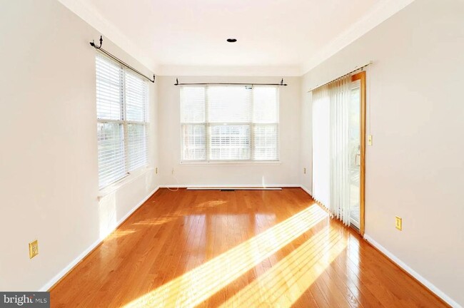 Building Photo - 8731 Farnham Way