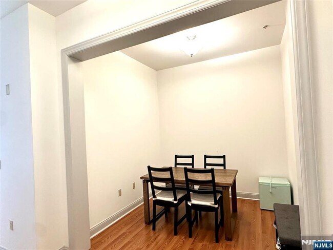 Building Photo - 2308 The Plaza