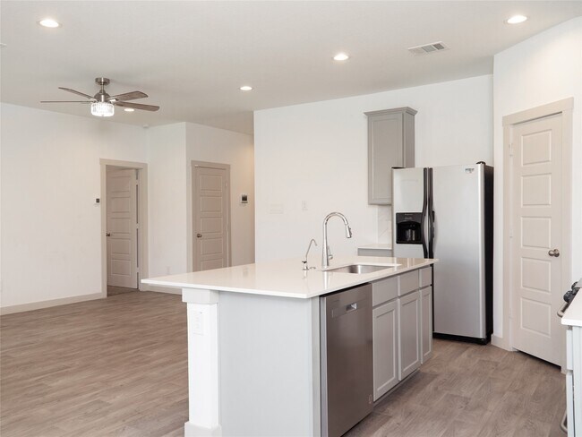 Building Photo - 711 Boer Plns Dr
