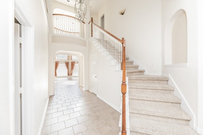 Building Photo - 15435 Stoneridge Park Ln