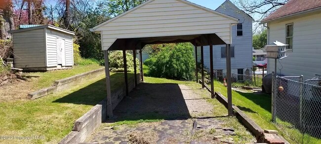 Building Photo - 37 Hurbane St