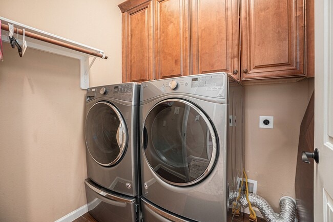 Building Photo - 1333 N Meyer Ave