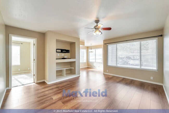 Building Photo - $1000 Off! Stoney Brook Condos Unit #2 - 2BD - 2BTH 1GAR