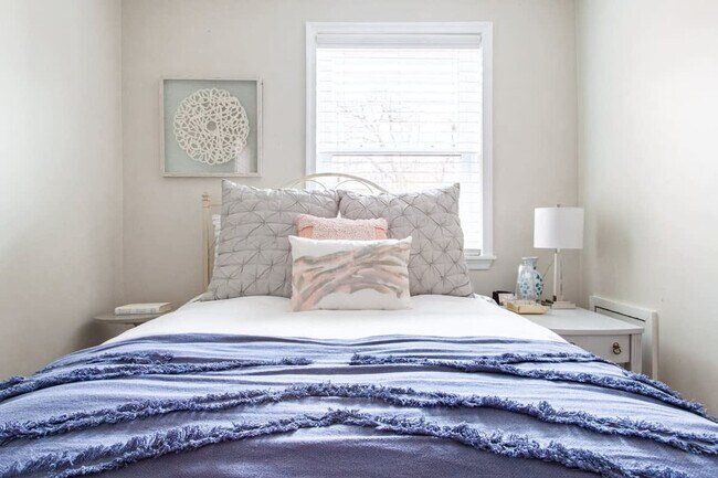 Building Photo - 601 N West St