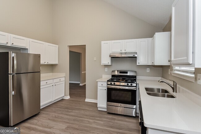 Building Photo - 105 Wood Way