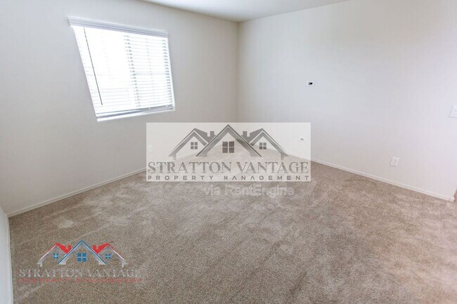 Building Photo - 43620 W Mescal Dr