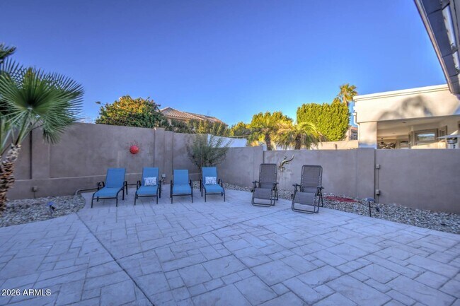 Building Photo - 1676 E Glenhaven Dr