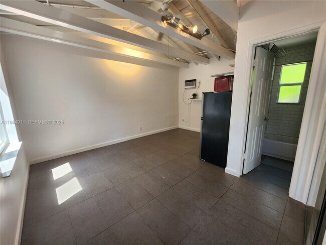 Building Photo - 315 Walnut St