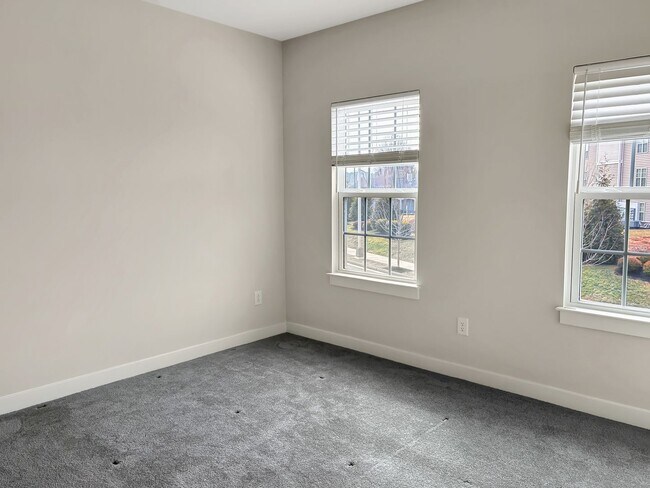 Building Photo - New and Modern Three Bedroom in Bon Air