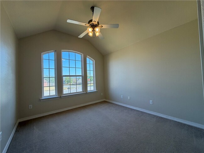 Building Photo - 350 Beasley Dr