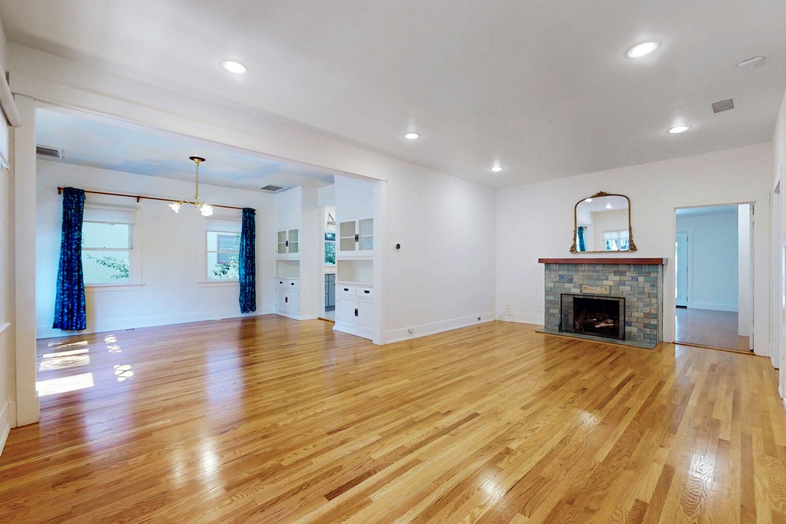 Building Photo - 1845 Las Lunas St