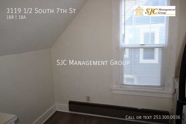 Building Photo - 3119 1/2 South 7th St -