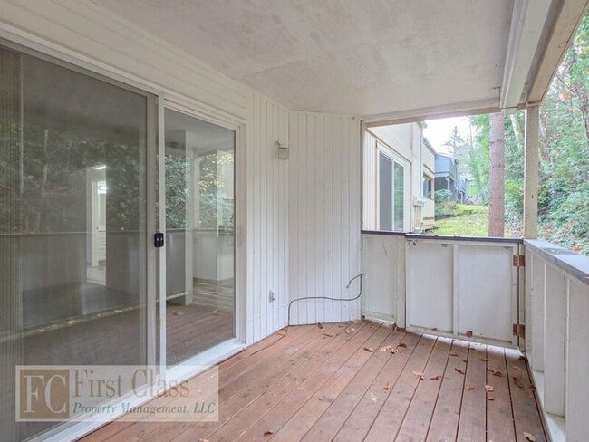 Building Photo - 3648 SW Beaverton Hillsdale Hwy