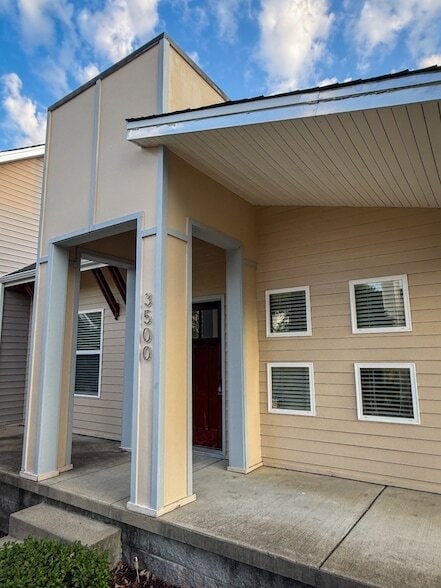 Building Photo - 3500 Steffisburg Dr