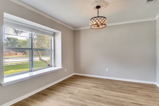 Building Photo - Gorgeous Hidden Treasure in Garland