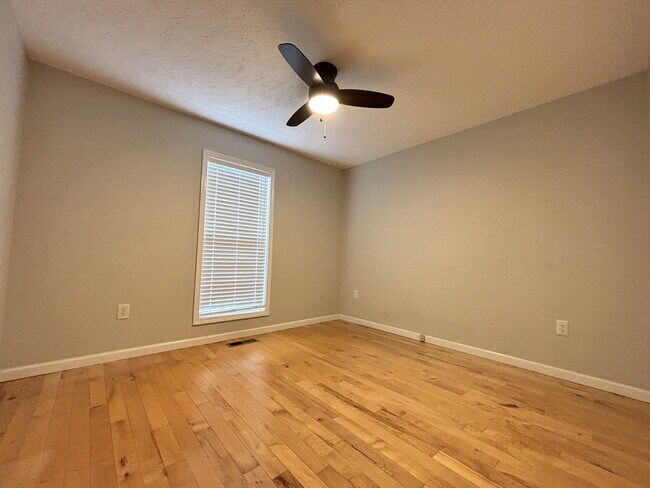 Building Photo - 19 Antietam Dr