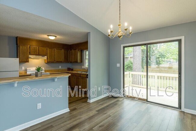 Building Photo - 8221 Rocky Ct