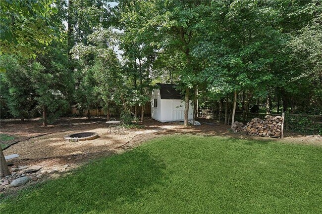 Building Photo - 5600 Surrey Ct