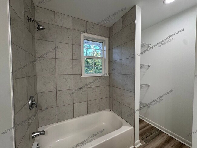 Building Photo - 612 Essington Pl