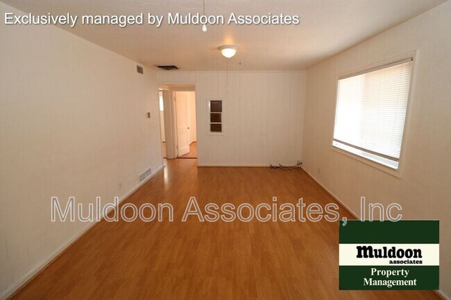 Building Photo - 2561 Camellia St