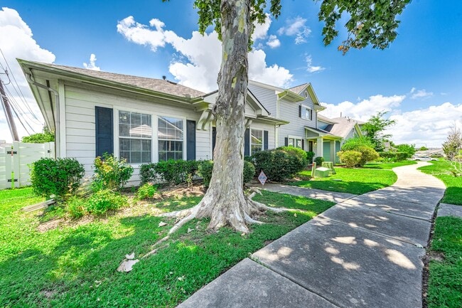 Building Photo - 1561 Nichole Woods Dr