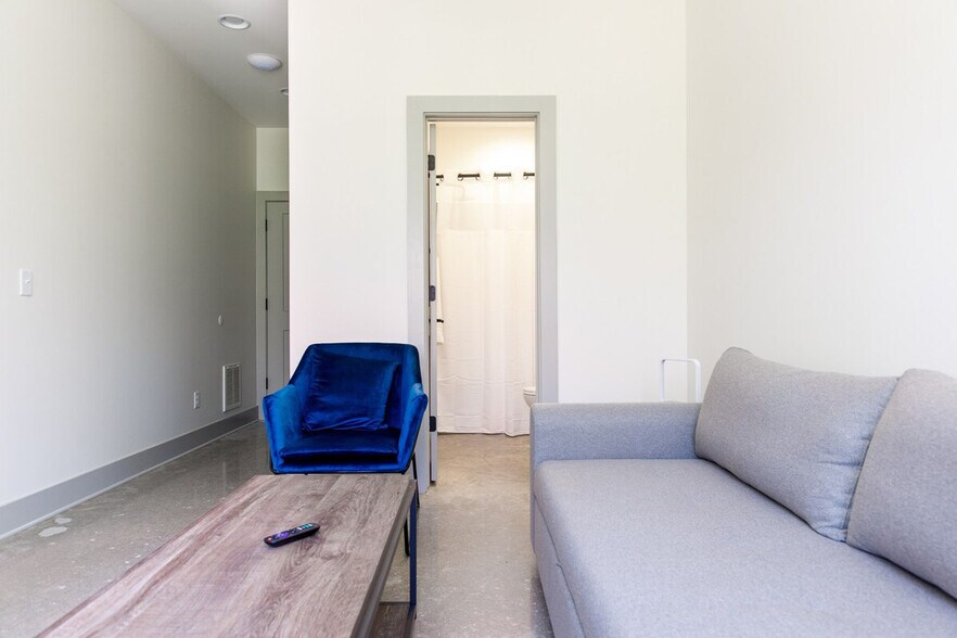 Building Photo - 317 NE Burwood Mews