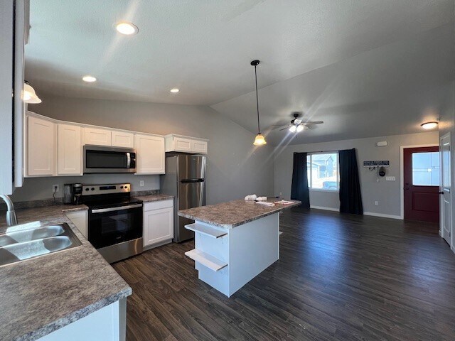 Building Photo - 1251 Chet St