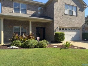 Building Photo - 2444 Bell Manor Dr SW