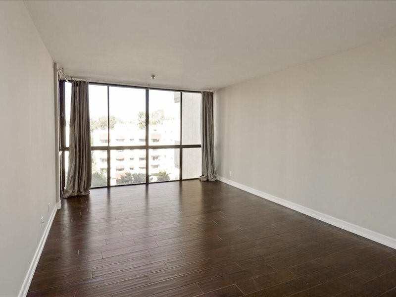 Building Photo - 10660 Wilshire Blvd