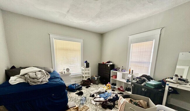 Building Photo - 5 Bedrooms for 2026-27 School Year