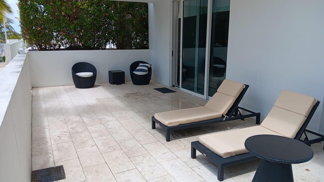 Building Photo - 401 N Birch Rd