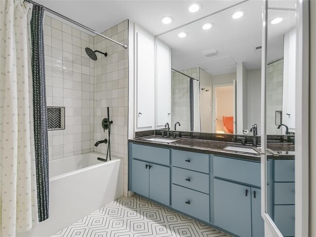 Building Photo - 4117 Bayberry Dr