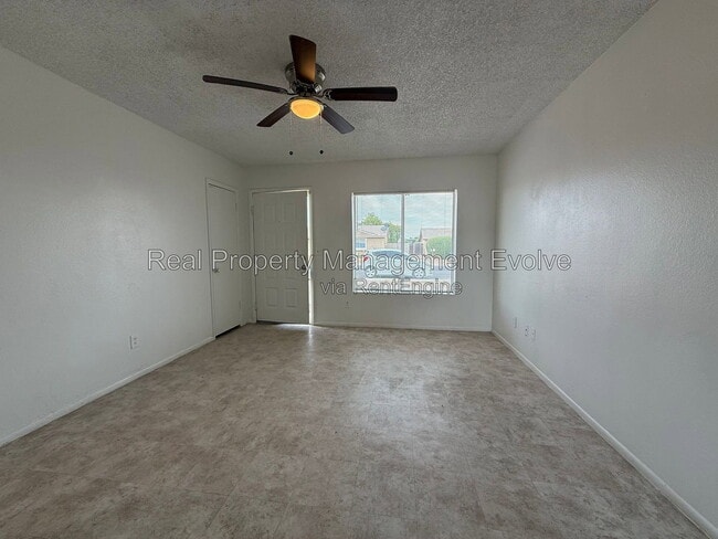 Building Photo - 9248 W Mescal St