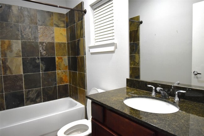 Building Photo - 1144 Patterson St