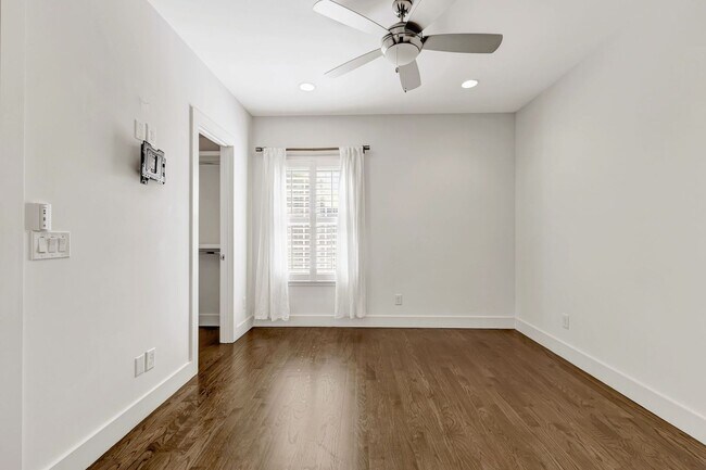 Building Photo - Modern living in Salemtown!