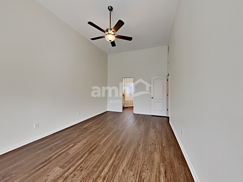 Building Photo - 2613 Newtons Crest Cir