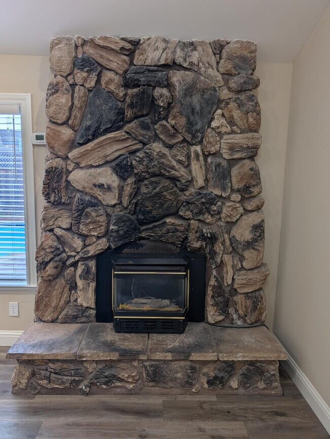 Building Photo - Lovely 2 bedroom and 2 bath remodeled home in South San Jose with a swimming Pool