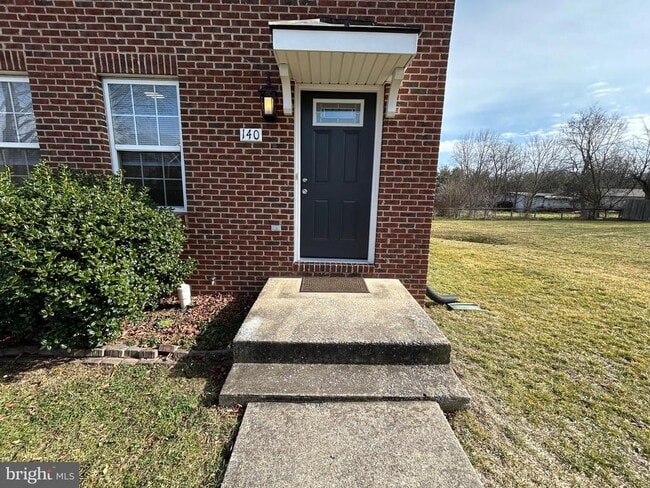 Building Photo - 140 Lexington Ct