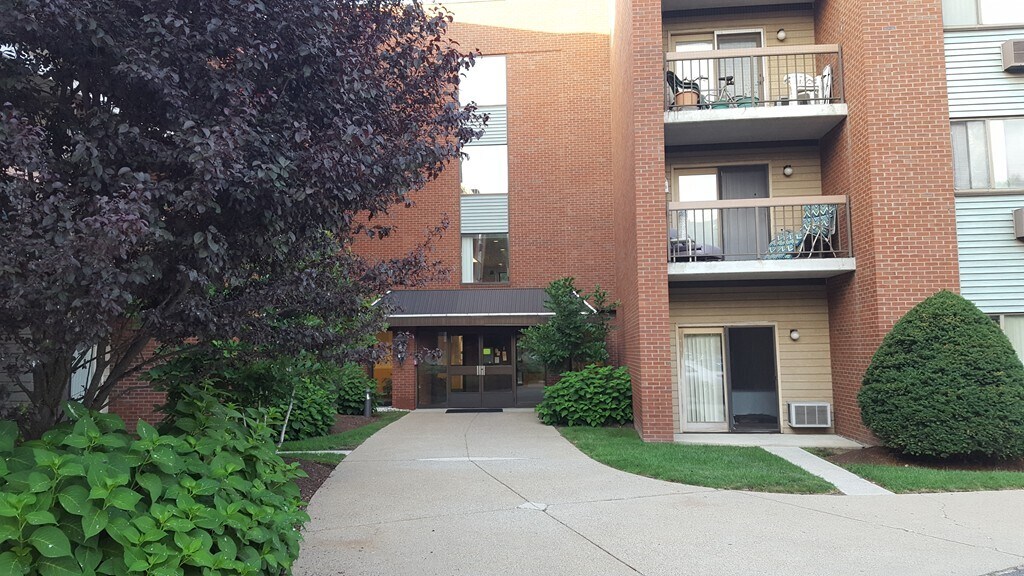 Building Photo - 4975 Washington St