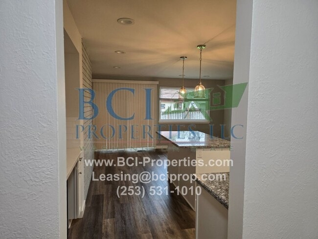 Building Photo - JUST REMODELED!! THIS 3 BEDROOM AVAILABLE 6/15!