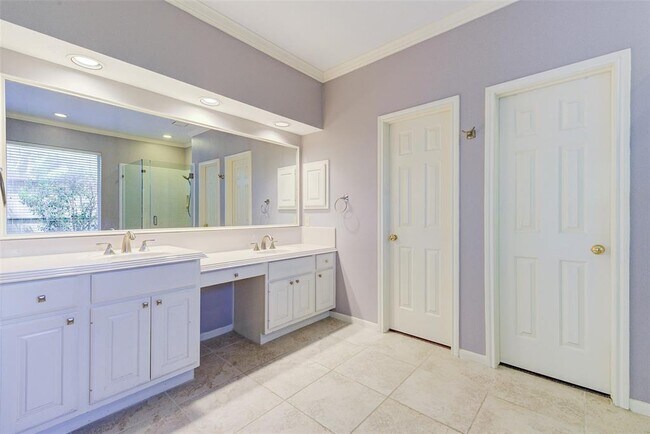 Building Photo - 16606 Shadow Path Dr
