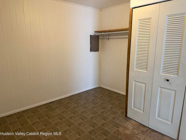 Building Photo - 259 Village Ct