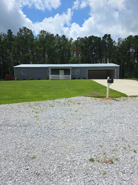 Primary Photo - 16476 Romulus Rd