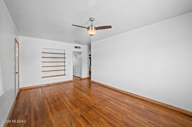 Building Photo - 1202 N Tucson Blvd