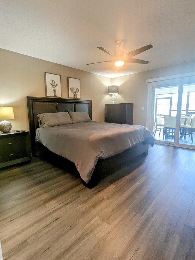 Building Photo - 1352 Riverside Cir